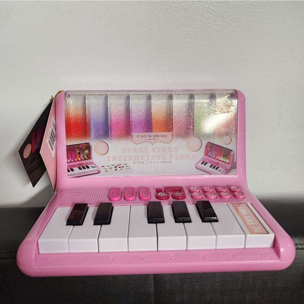 FAO Schwarz Stage Stars Interactive Piano with Lightshow, New